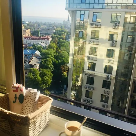 Downtown With The Sea View 10 Min Deribasovskaya Street Apartment